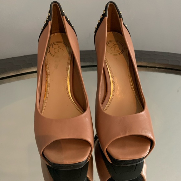 Jessica Simpson Stunning Platform - Picture 2 of 5